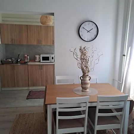 Enjoy Traveling アパート